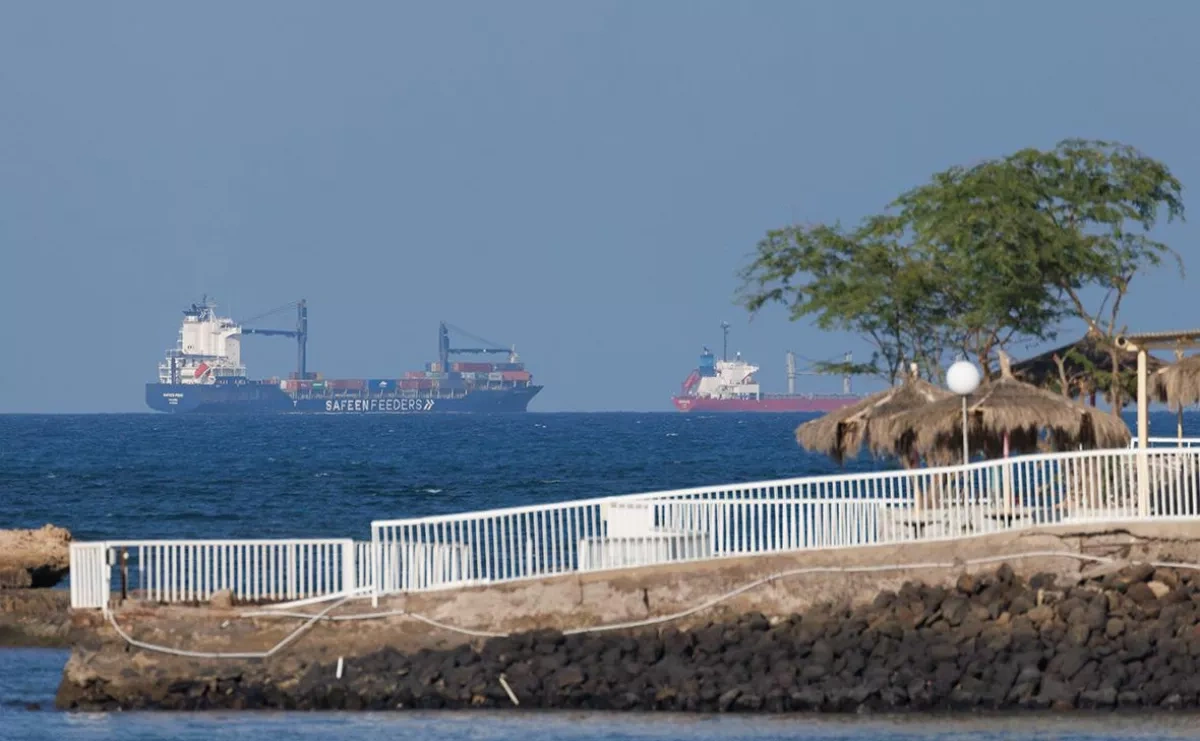 Media: Bab el-Mandeb Strait falls under Houthi control