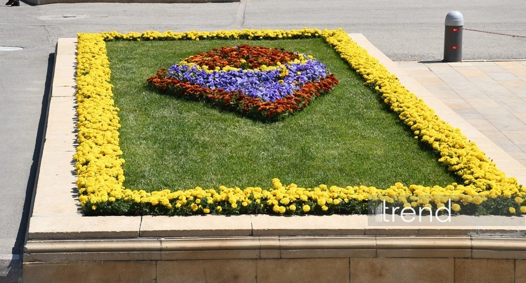 Azerbaijan's Baku blossoms with flowers ahead of WUF13 conference (PHOTO)