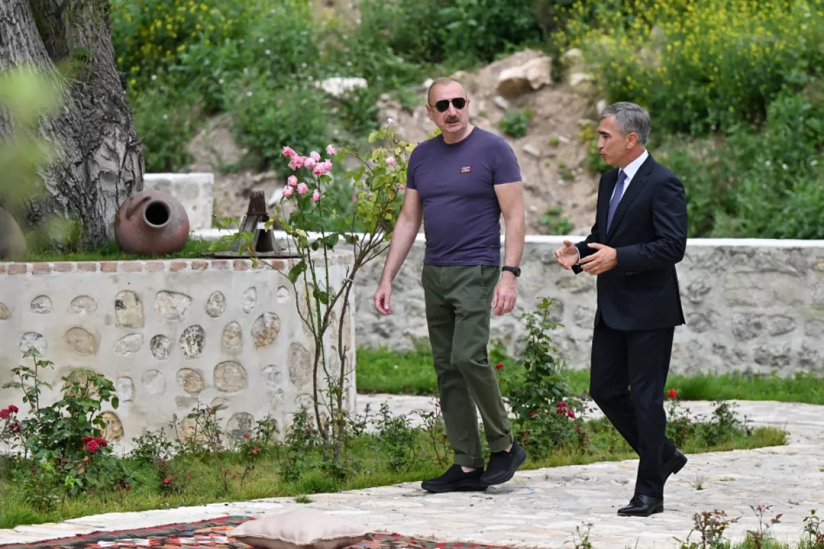 President Aliyev reviews restored buildings of “Yasaman” Hotel in Shusha PHOTO