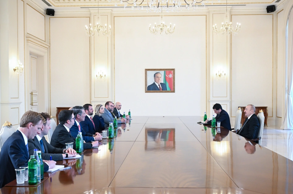 President Ilham Aliyev receives delegation from U.S. (PHOTO)