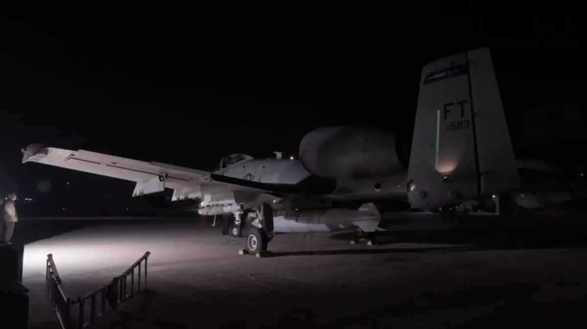 US launches missile strikes on ISIS targets in Syria VIDEO