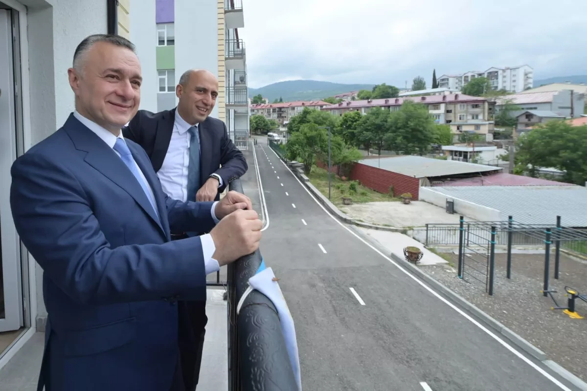 Azerbaijani ministers visit Karabakh University Clinic PHOTO