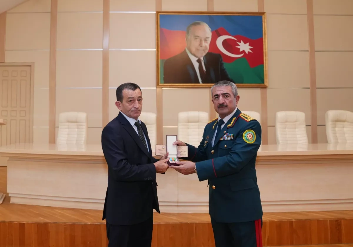 Families of fallen Azerbaijani border guards receive state orders PHOTO