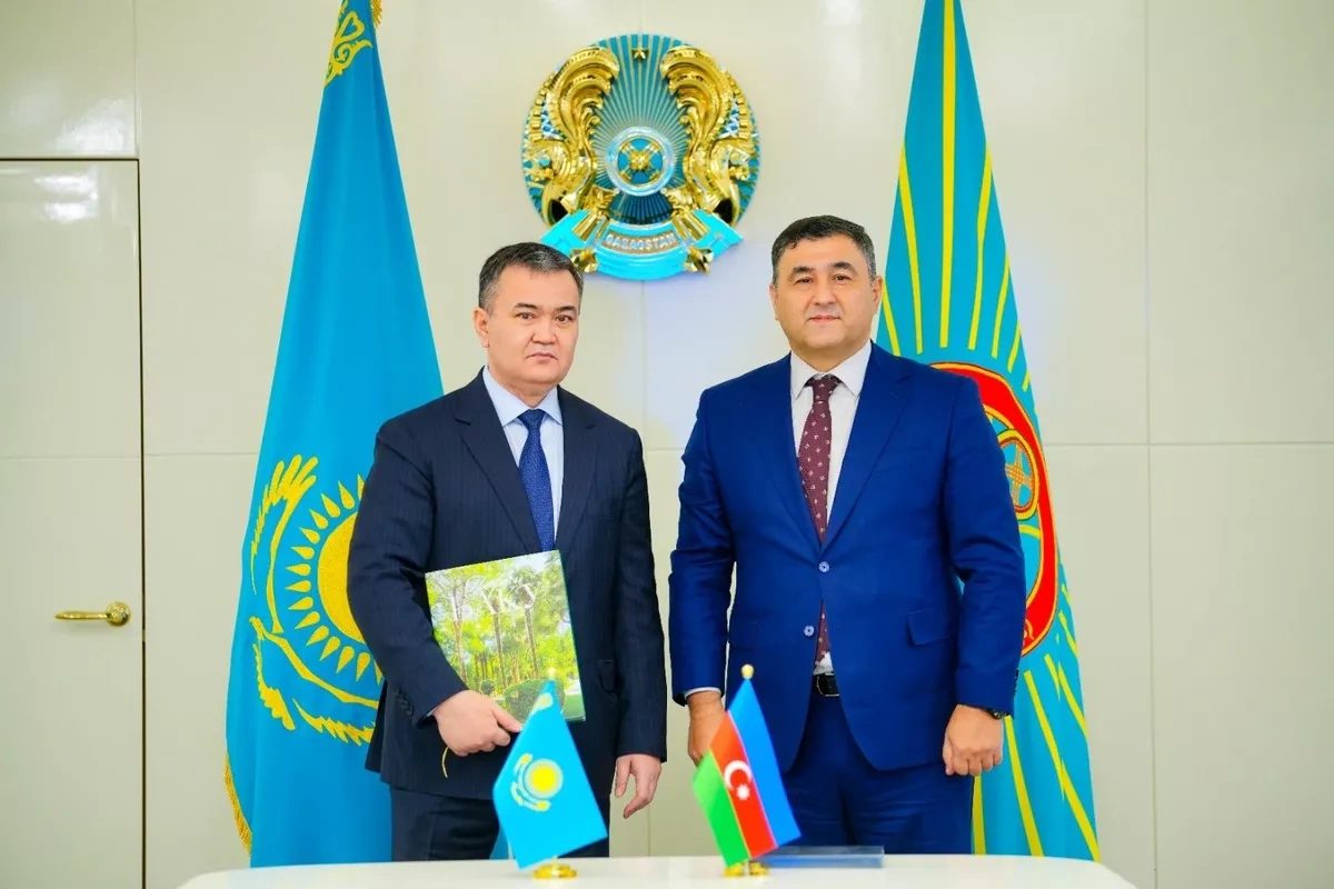 Azerbaijani ambassador meets Astana mayor to boost city ties PHOTO