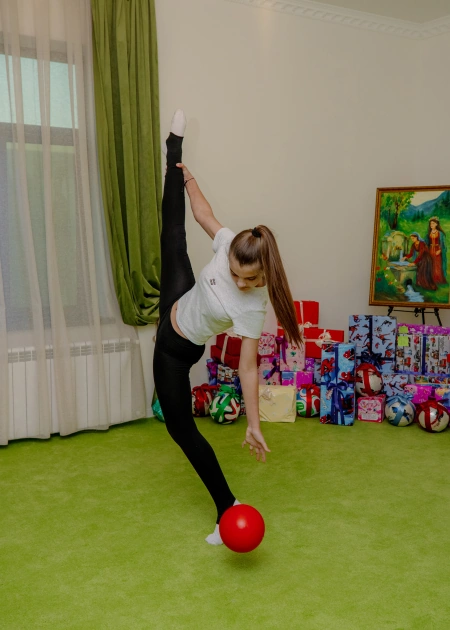 Leyla Aliyeva and Alena Aliyeva visit Social Rehabilitation Center (PHOTO)