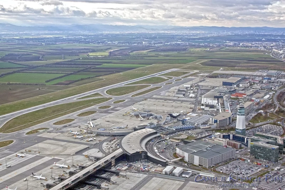 Nine injured after lightning strike at Venezuela's Valencia airport