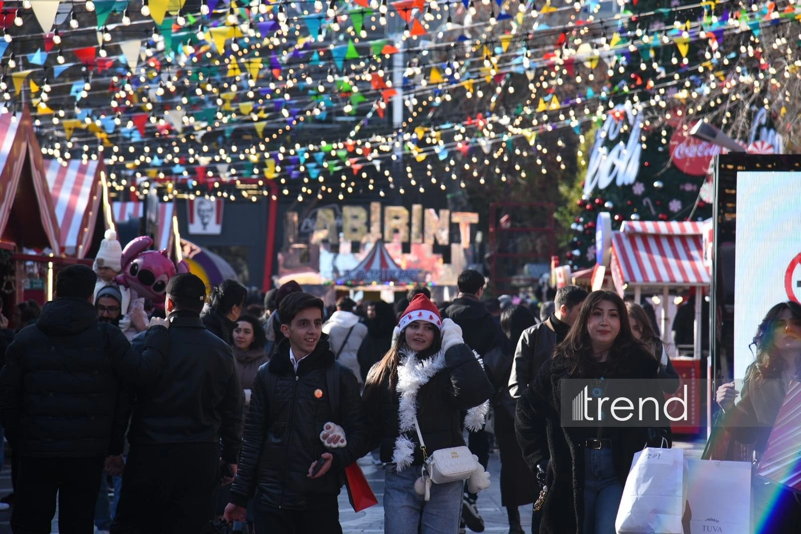 Azerbaijan's Baku on New Year's Eve (PHOTO REPORT)