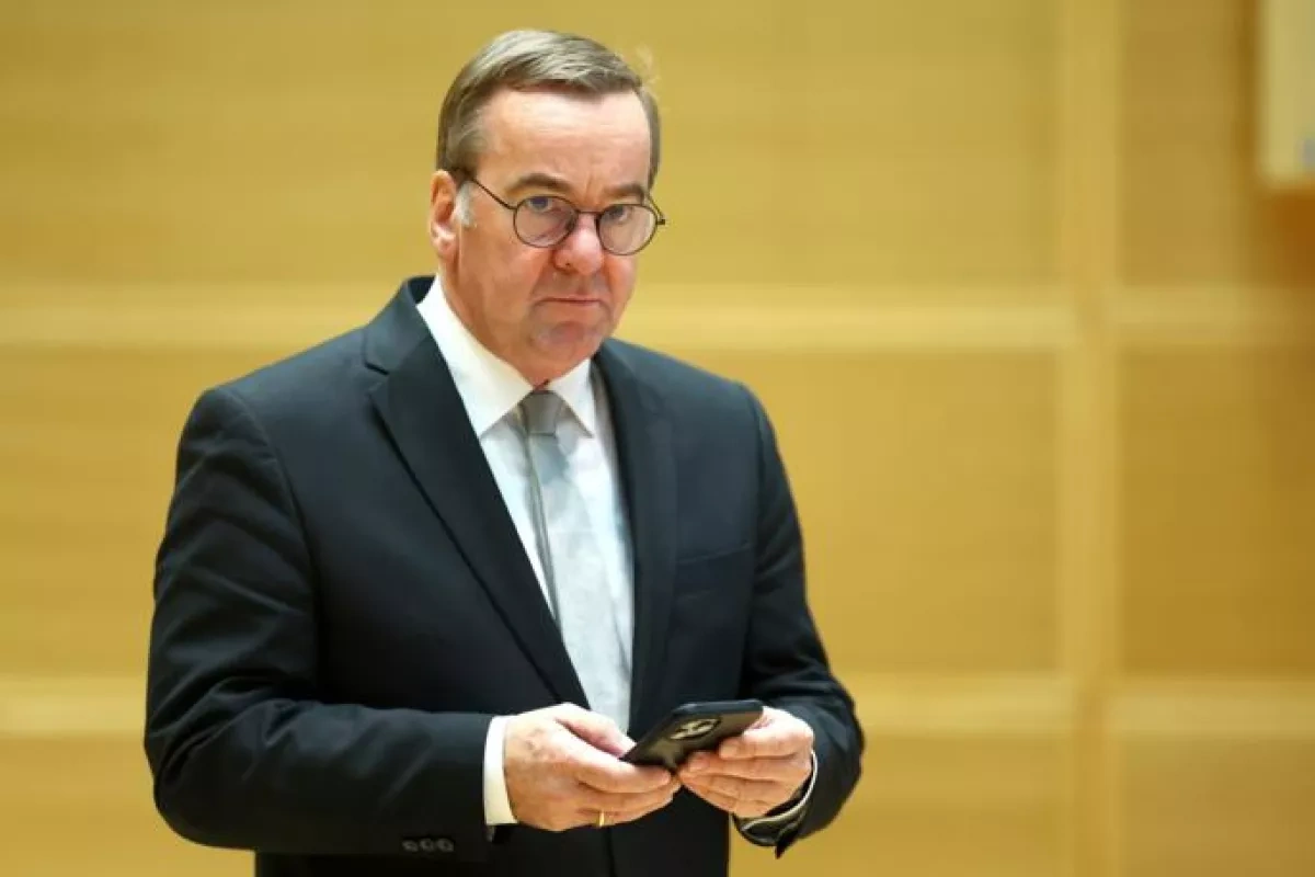 German defence chief says his household ready for crisis