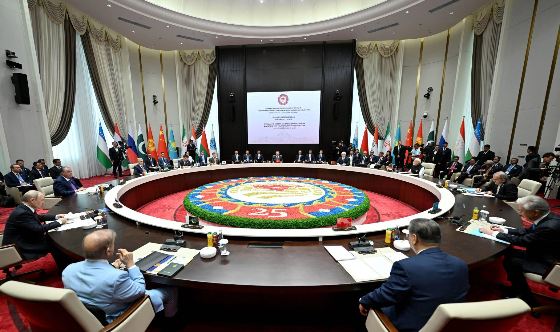 SCO leaders sign 28 documents at summit in Bishkek