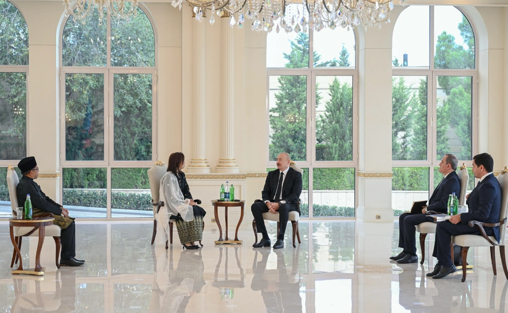 President Ilham Aliyev receives newly appointed ambassador of Malaysia to Azerbaijan (PHOTO)