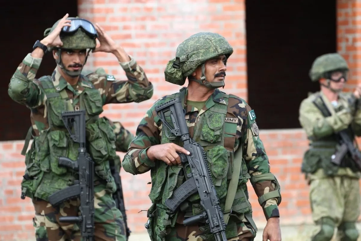 Suicide attack in Pakistan kills 11 soldiers in Khyber Pakhtunkhwa
