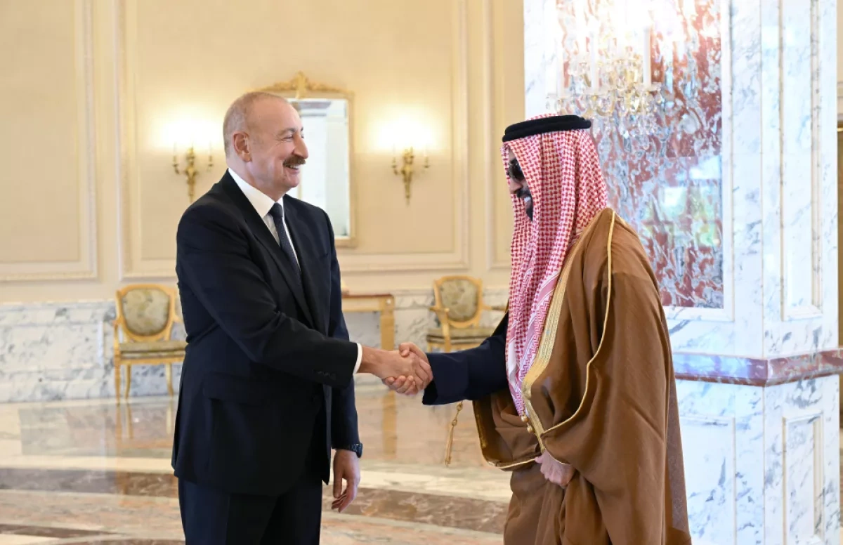 Azerbaijani president holds talks with UAE national security adviser PHOTO / UPDATED