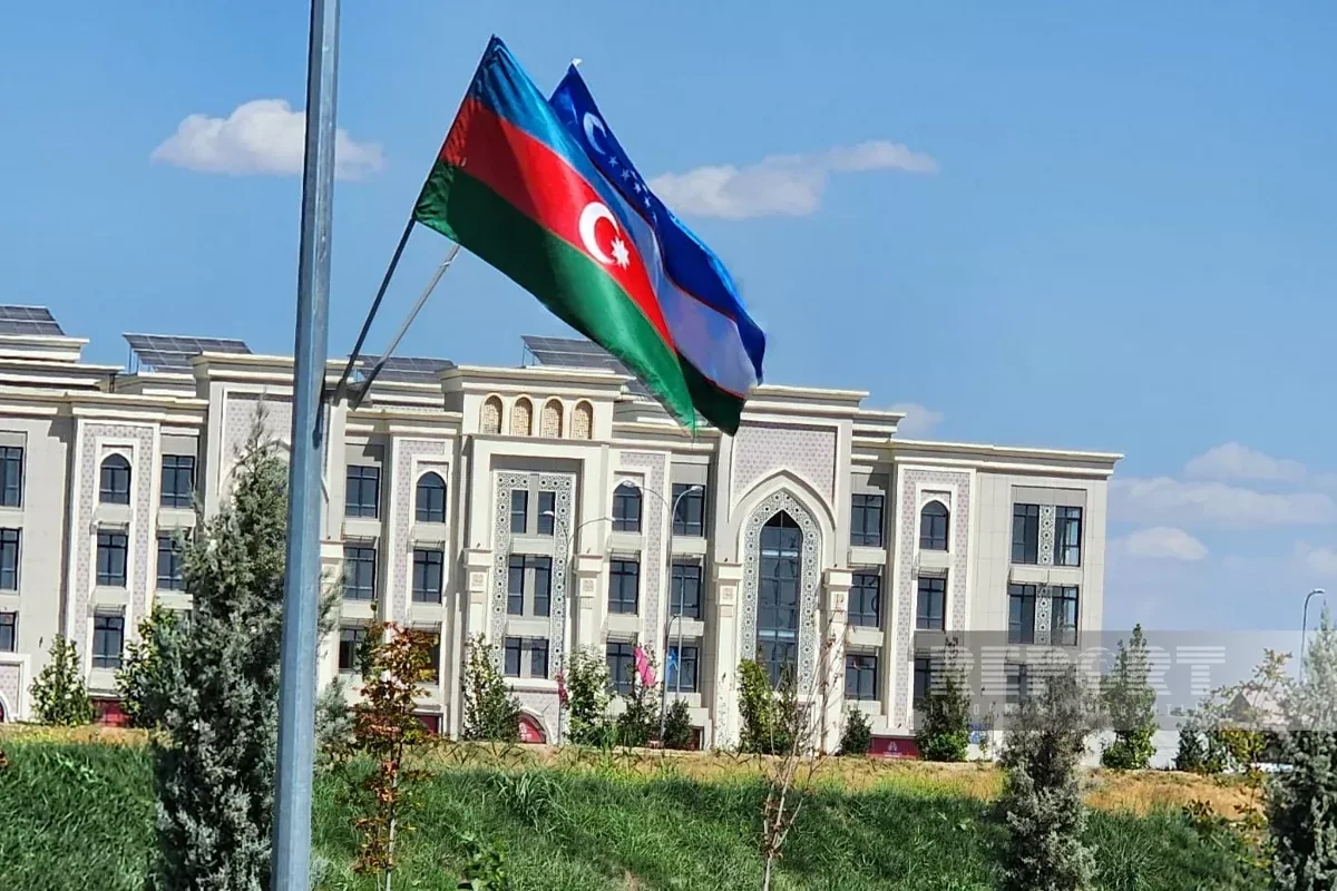 Tashkent adorns streets with Azerbaijani flags ahead of Aliyev’s visit