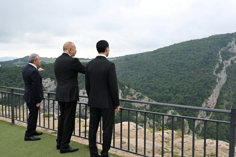 President Ilham Aliyev gifts President of Turkmenistan a Garabagh horse (PHOTO)