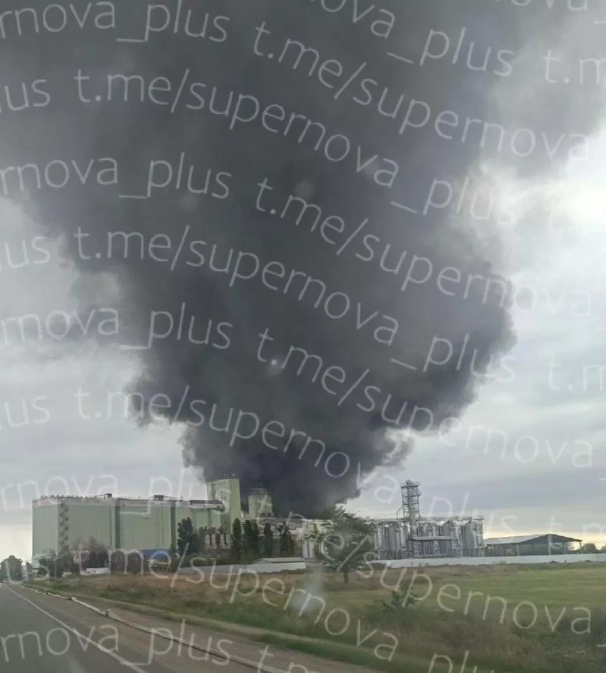 Supernova+: Fire breaks out at oil depot in Russia’s Krasnodar region PHOTO
