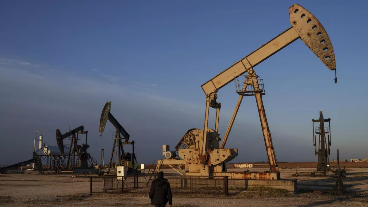 Oil prices rise about 2% as Trump–Xi Iran remarks weigh on markets