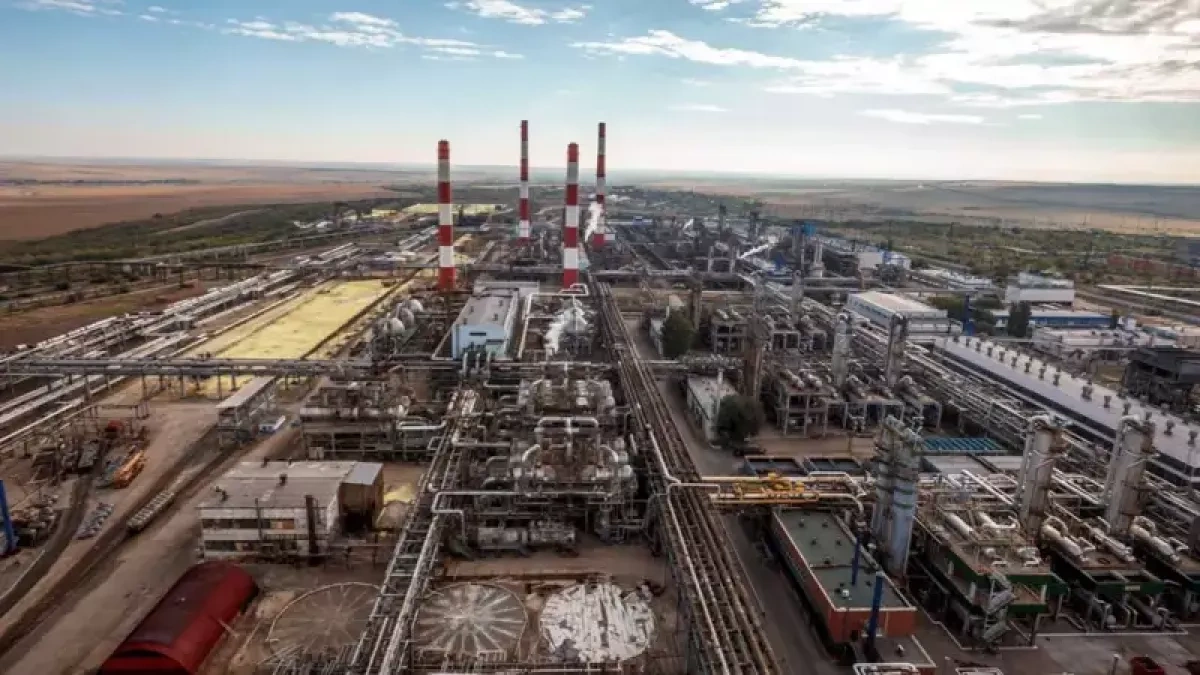 Kazakhstan cuts gas output at giant Karachaganak field
