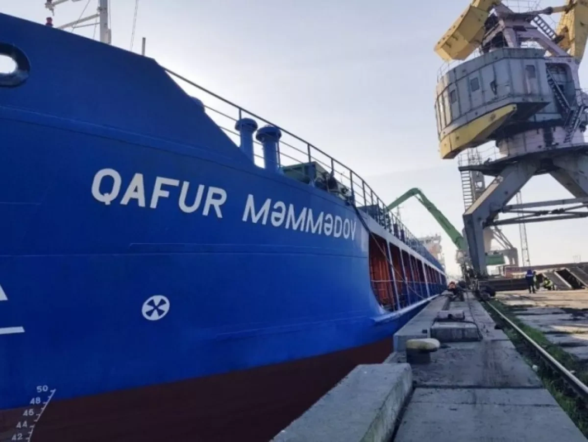 Azerbaijani dry cargo ship refit in Istanbul for long-haul operations photo
