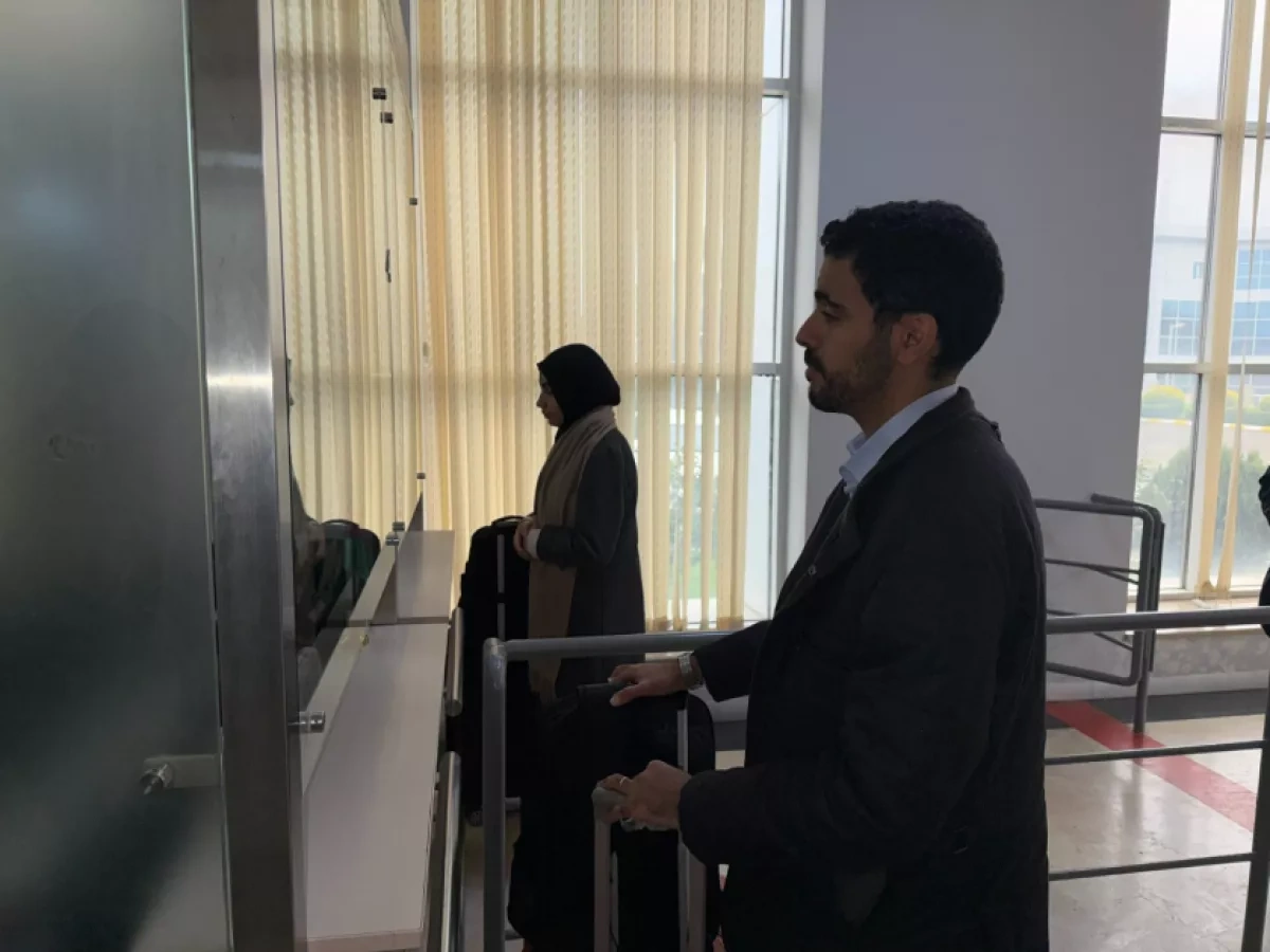 Nine foreign nationals cross into Azerbaijan in latest Iran evacuation PHOTO