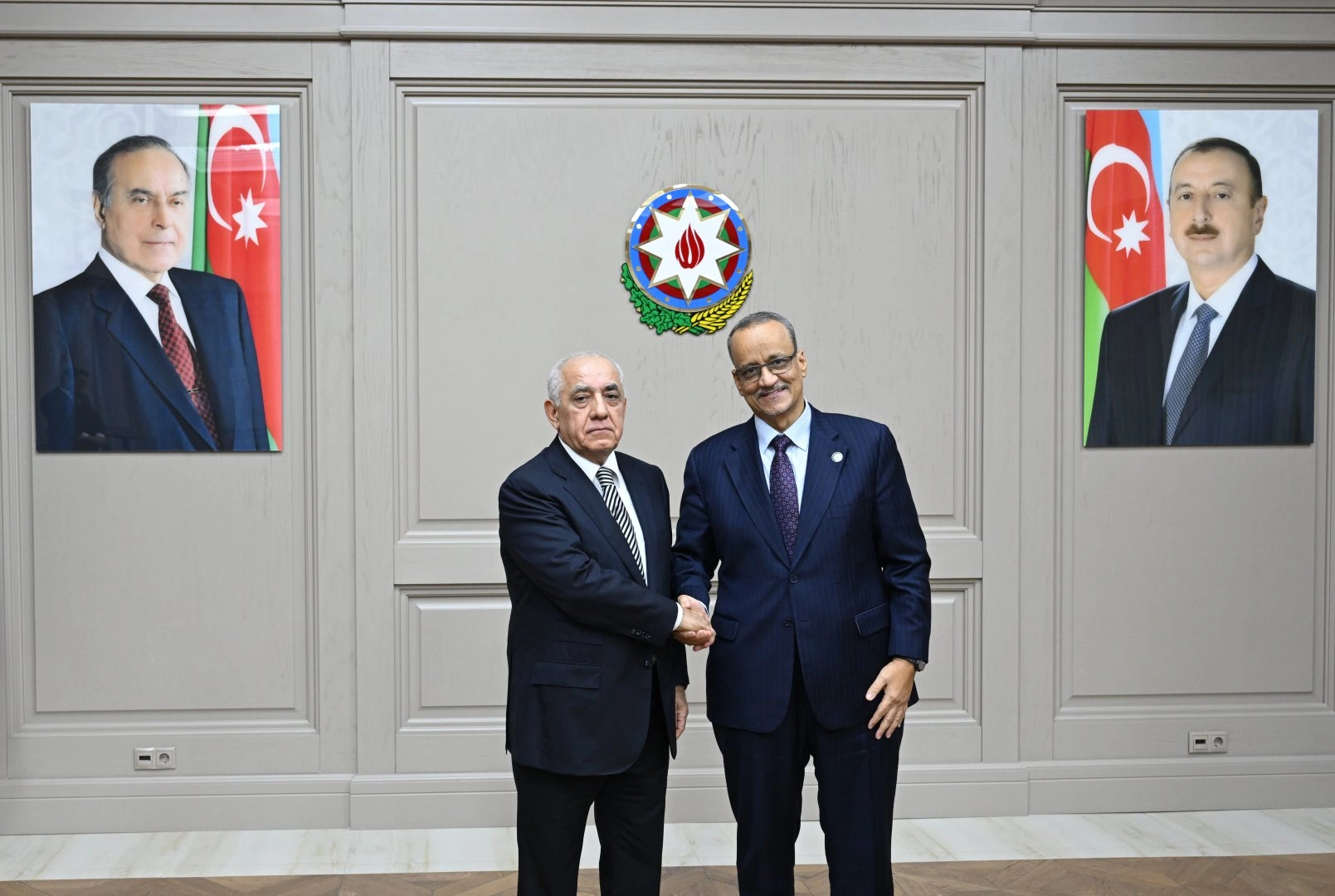 Azerbaijani PM discusses 2027 Islamic Summit hosting with OIC chief (PHOTO)