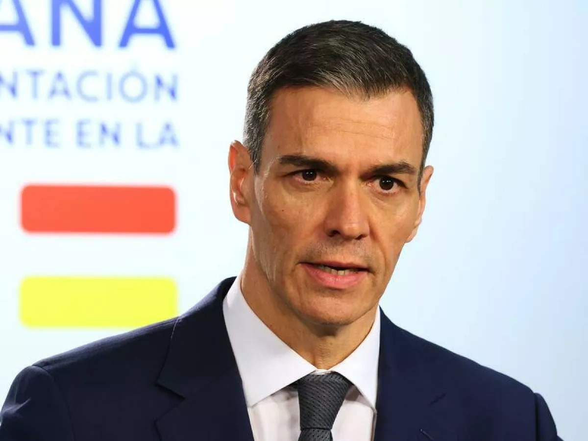 Spanish PM announces new curbs on social media platforms