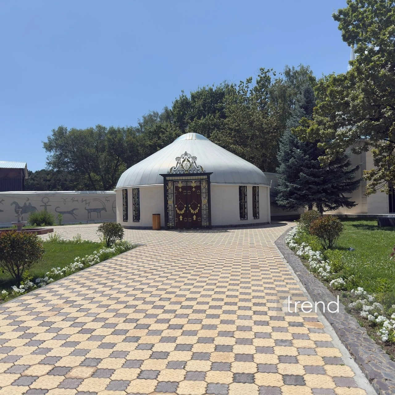 Five faiths, one message of unity as Azerbaijani journalists visit Kyrgyzstan’s Rukh Ordo (PHOTO)