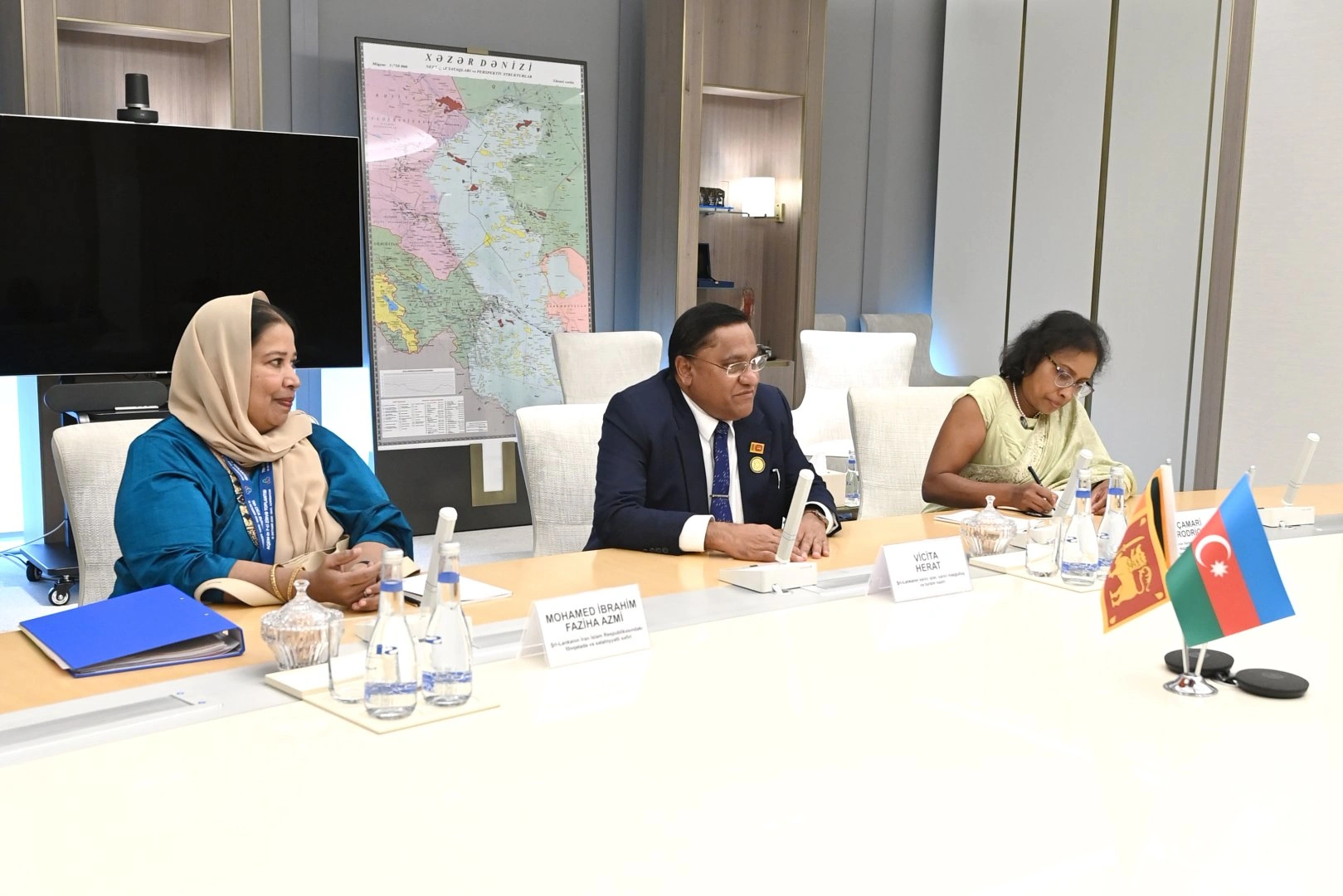 SOCAR, Sri Lankan firms discuss energy cooperation at CICA summit (PHOTO)