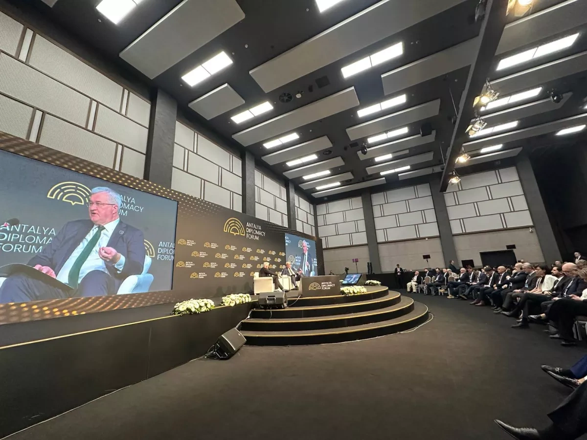 Ukraine calls for Europe entry ban, stronger pressure on Russia