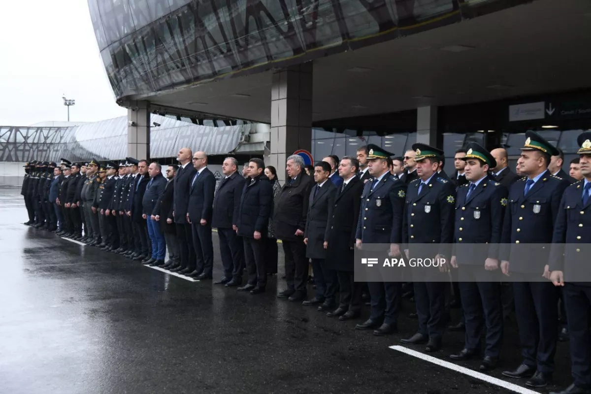 Minute of silence observed in memory of victims of AZAL plane crash PHOTO