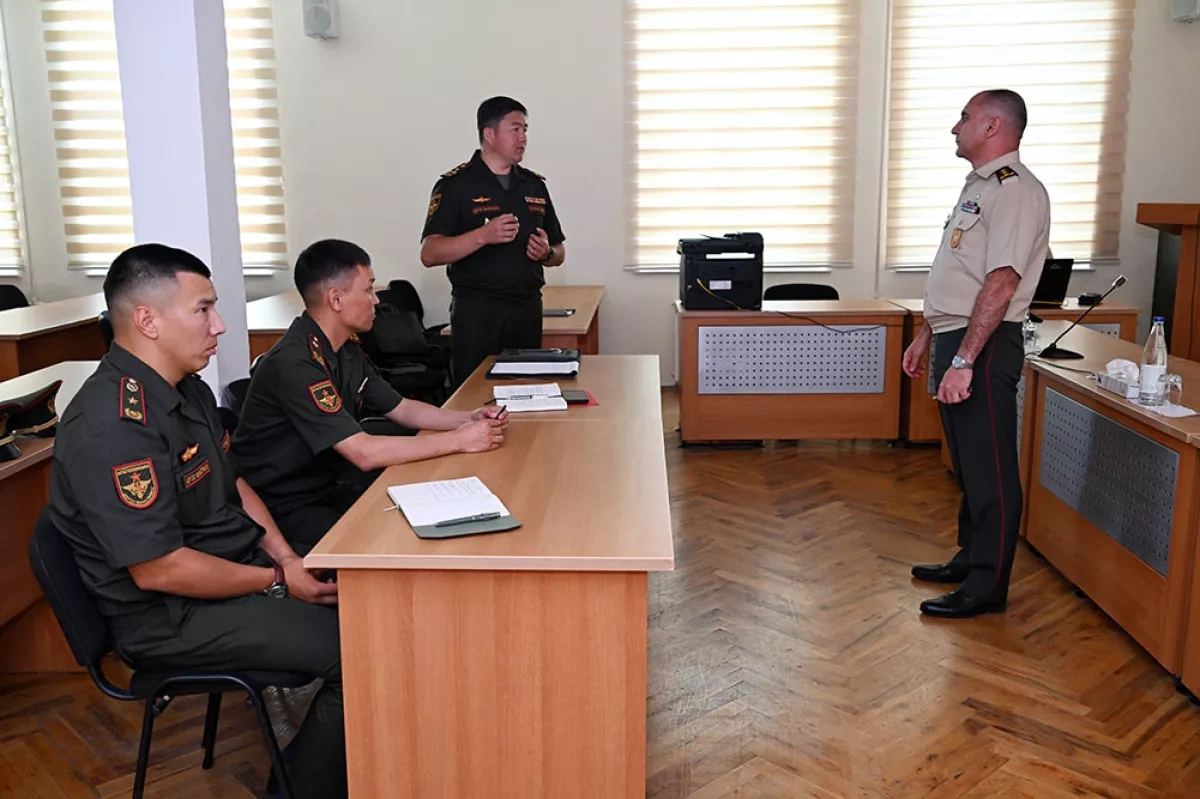 Azerbaijan, Kyrgyzstan discuss expanding defence cooperation PHOTO
