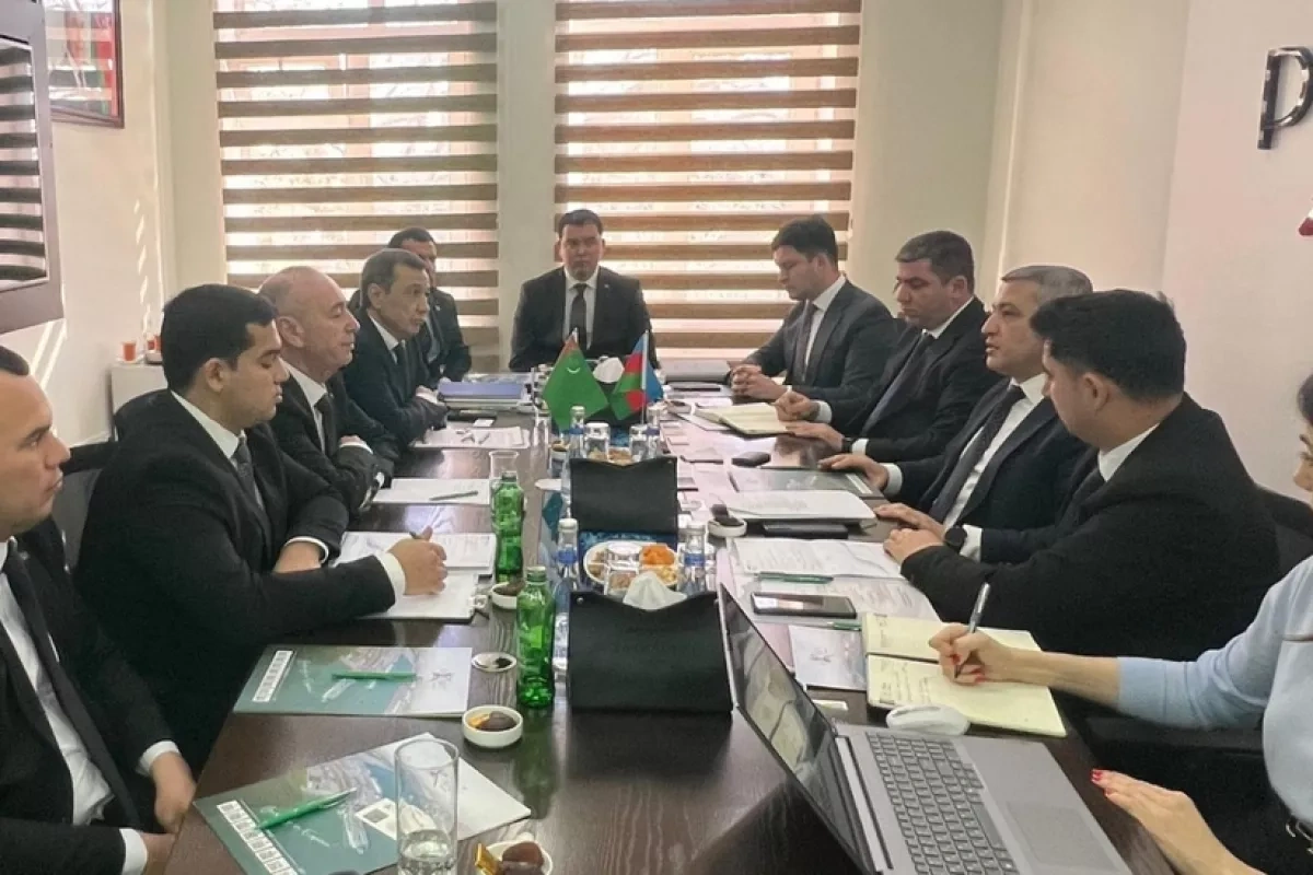 Baku, Ashgabat hold talks on boosting sea transport