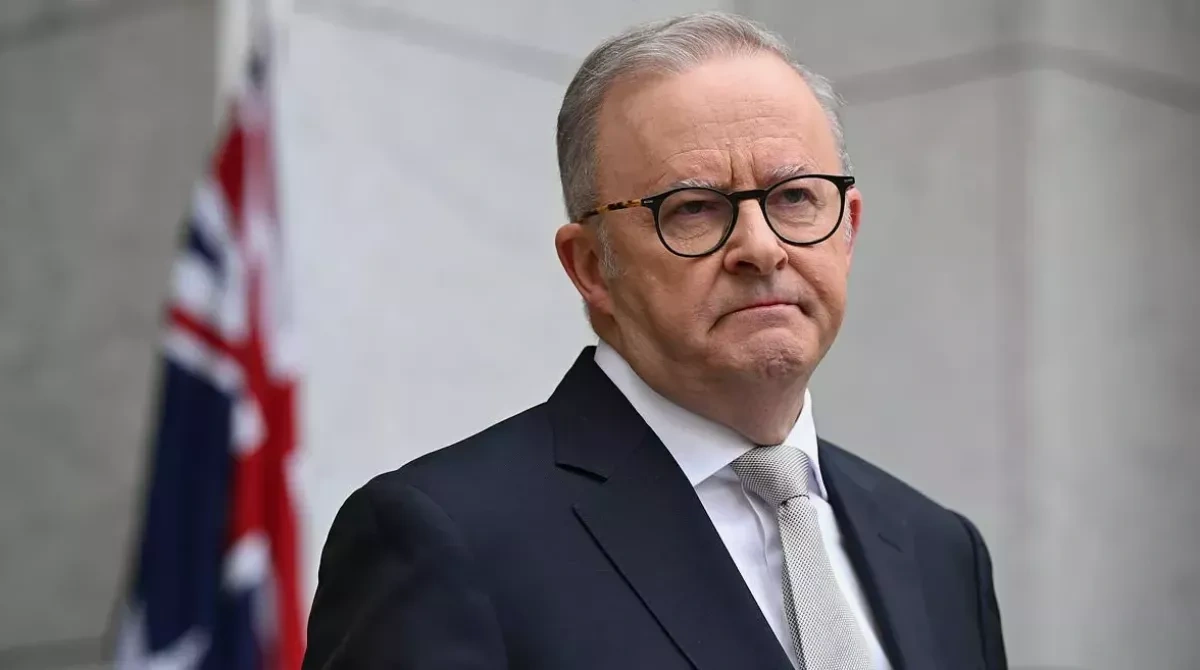 Australian PM apologizes to Jewish community after deadly Hanukkah attack