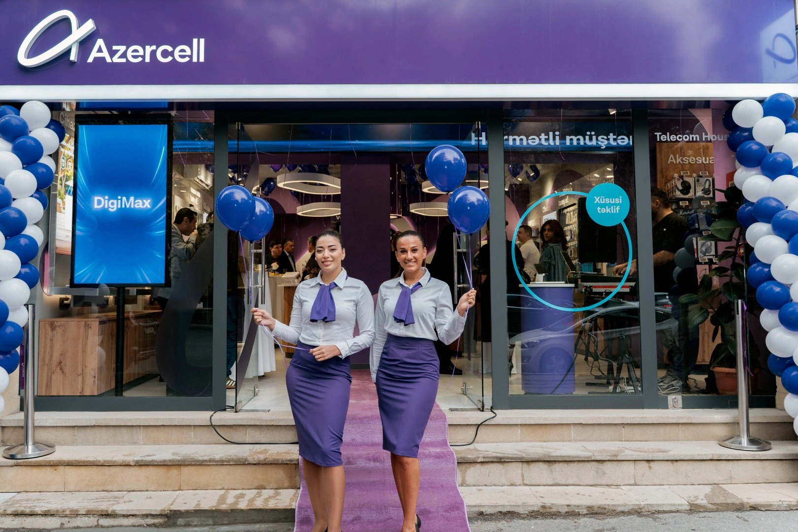 Azercell opens its first next-generation dealer store (PHOTO)