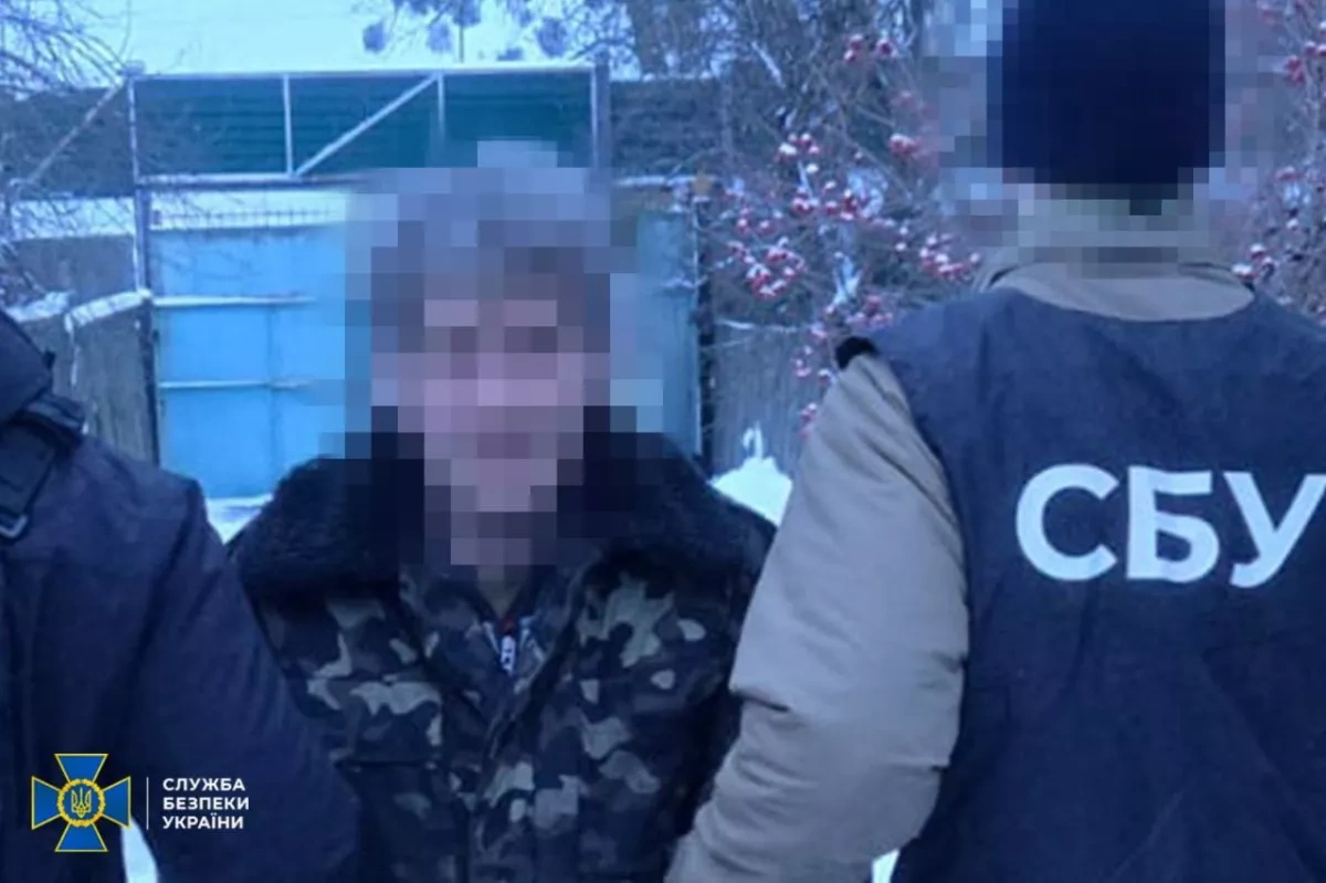Ukraine police foil sale of large cache of frontline weapons Photo