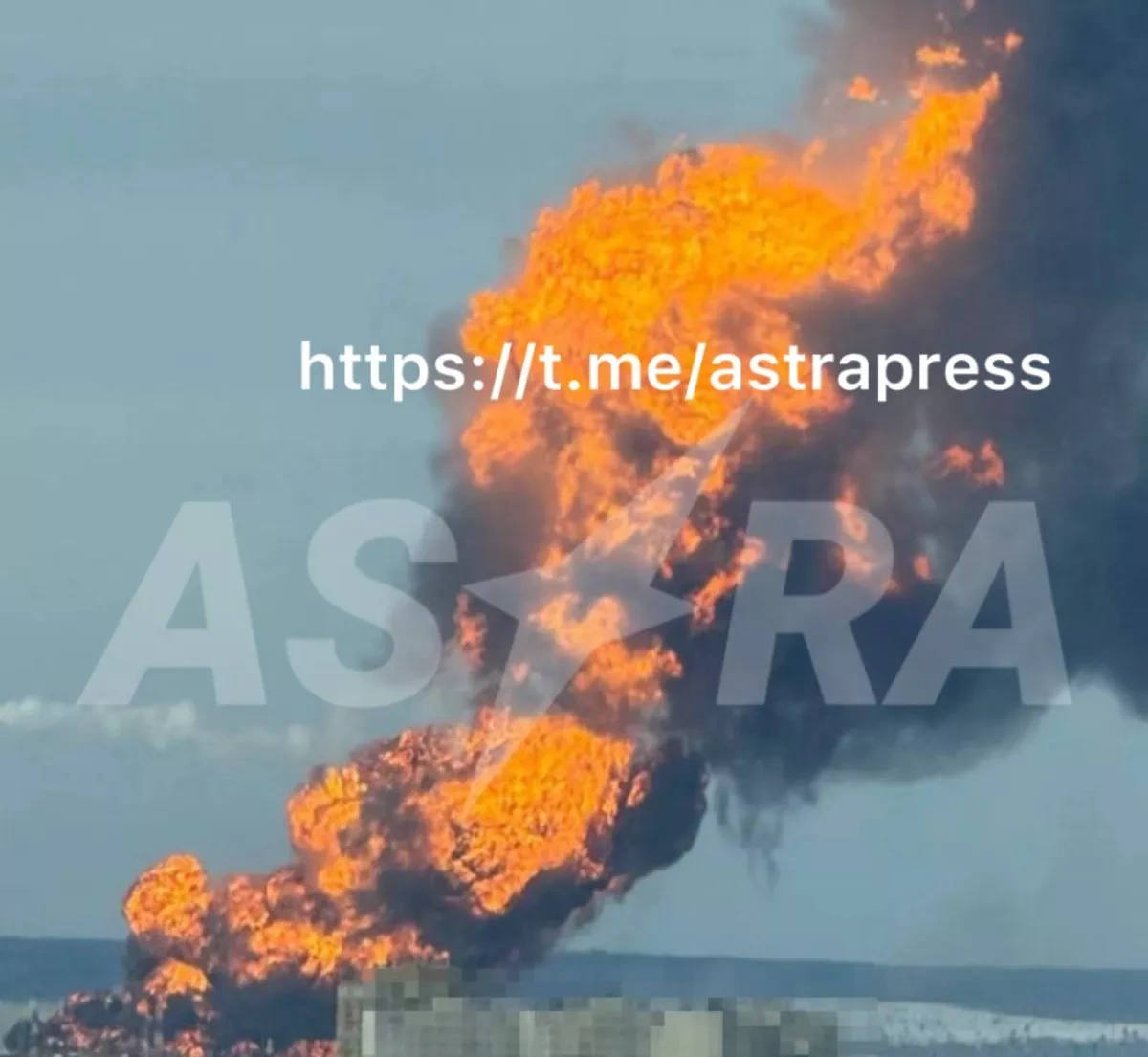 Drone strike hits Russian City: Oil tanks ablaze, explosions reported PHOTO / VIDEO