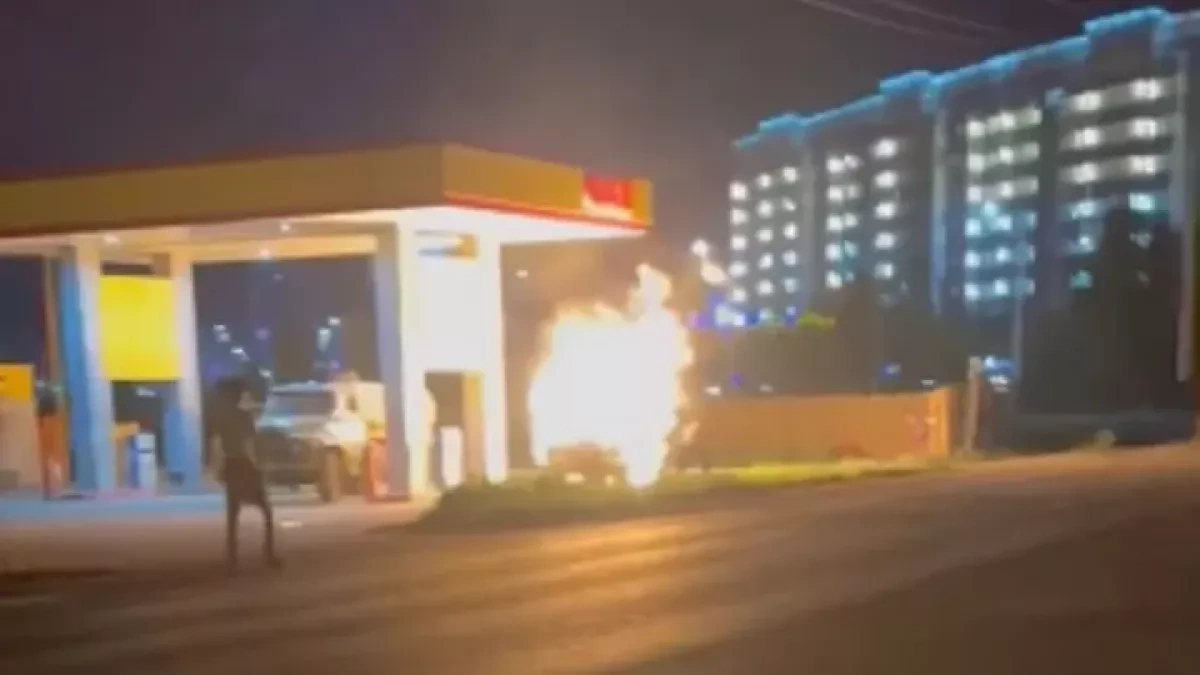 Kazakhstan: Fatal car blaze at Aktobe petrol station leaves three dead VIDEO