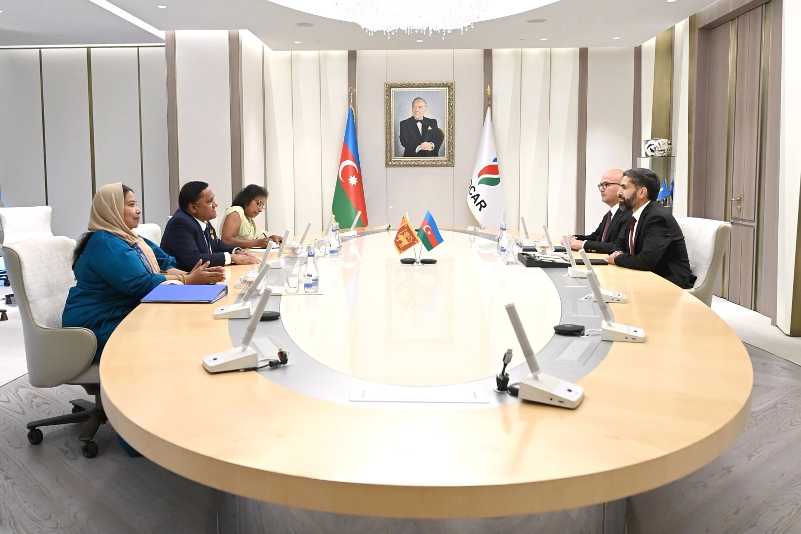 SOCAR, Sri Lankan firms discuss energy cooperation at CICA summit (PHOTO)
