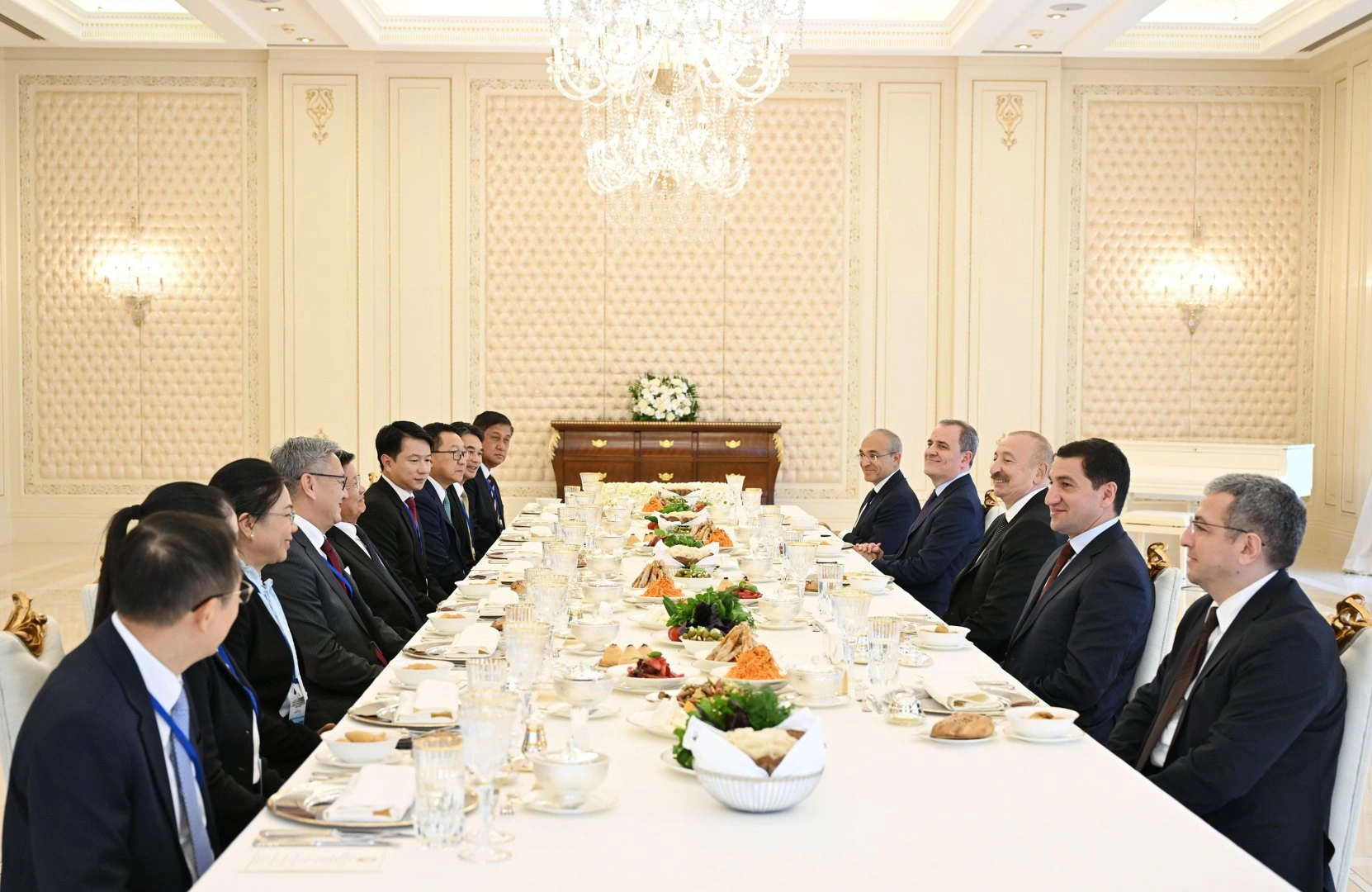 Official luncheon hosted in honor of President of Laos on behalf of President Ilham Aliyev (PHOTO)