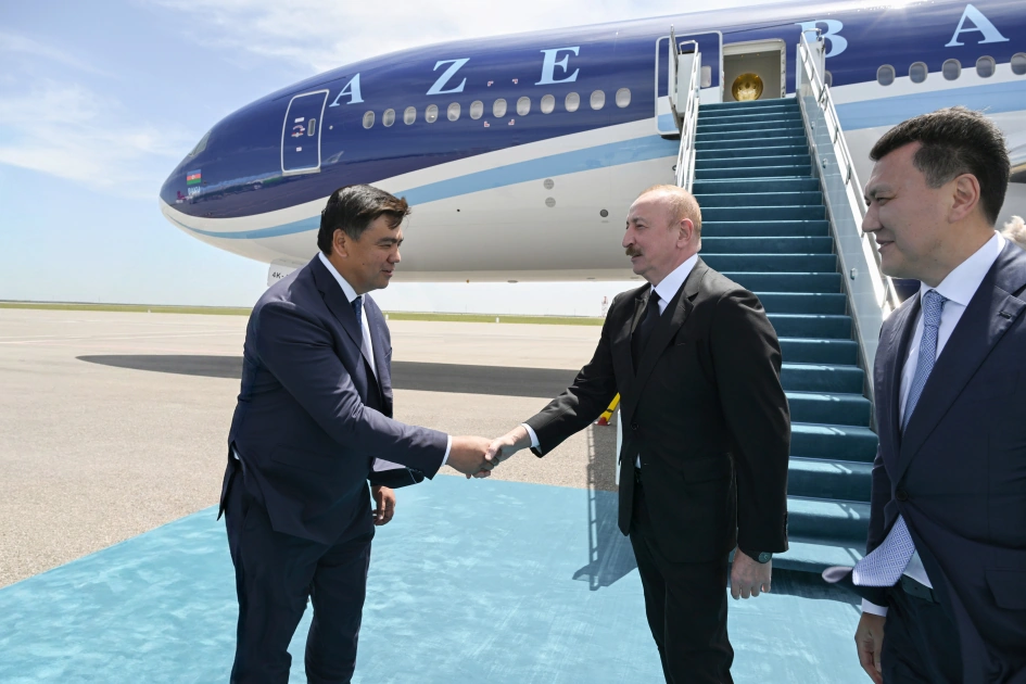 President Ilham Aliyev arrives in Kazakhstan for working visit (PHOTO)