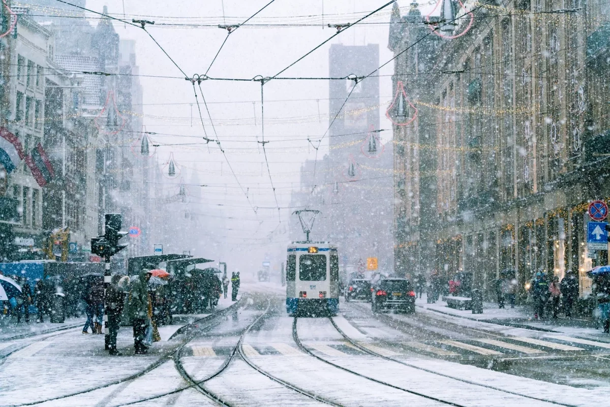 Severe snowfall, ice disrupt transport across Netherlands