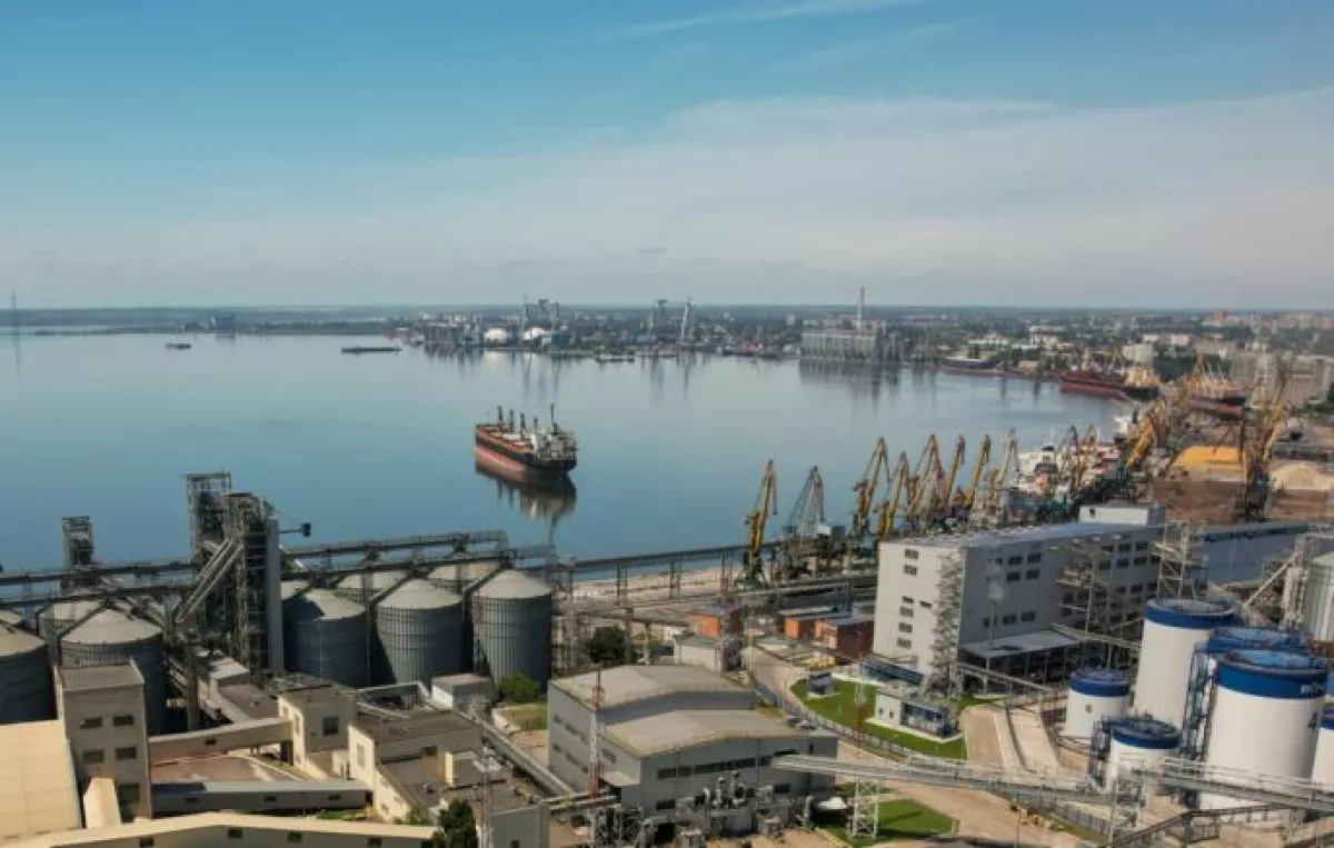 Russia strikes dry cargo vessels carrying military supplies near Ukrainian ports PHOTO