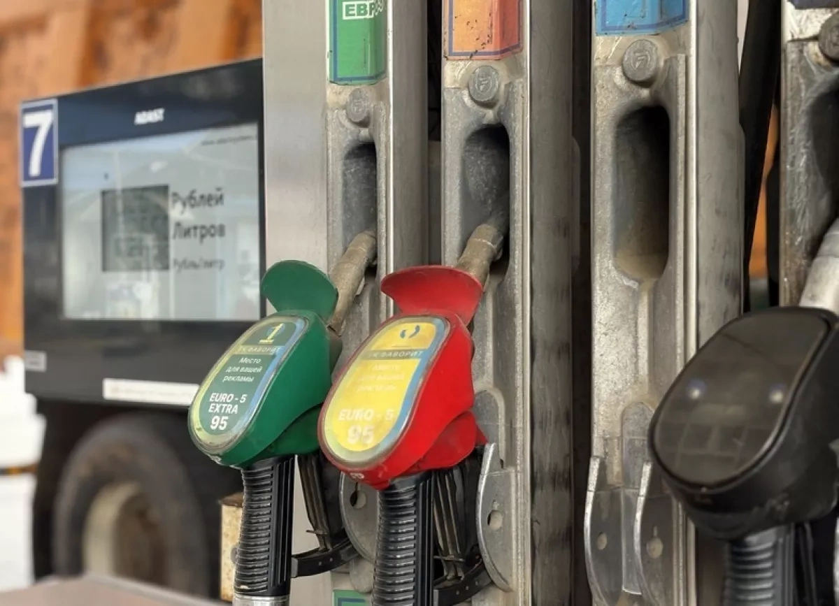 Fuel costs drop in Russia ahead of temporary gasoline export freeze
