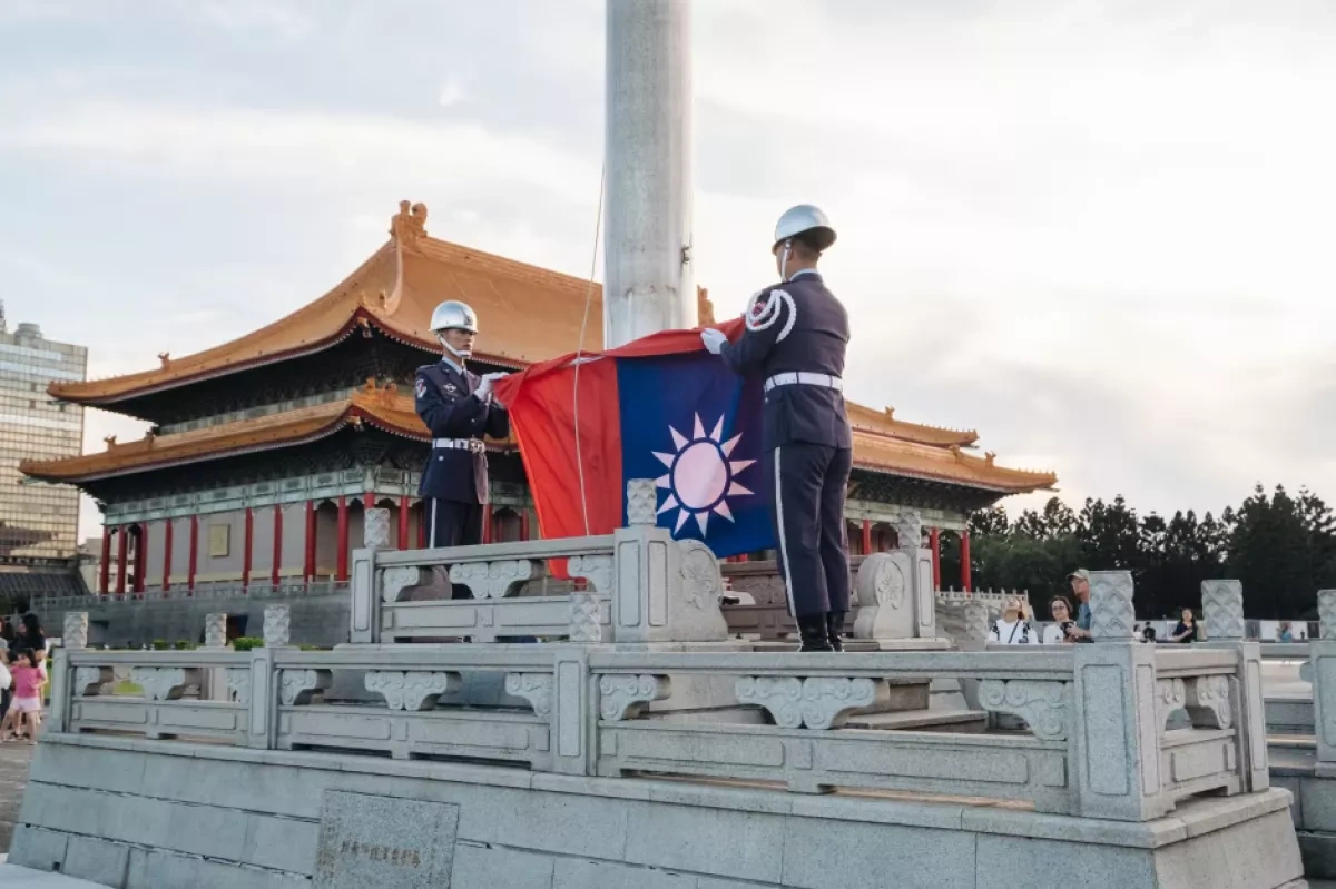 WSJ: Beijing sees "rare window" to shape Taiwan’s politics