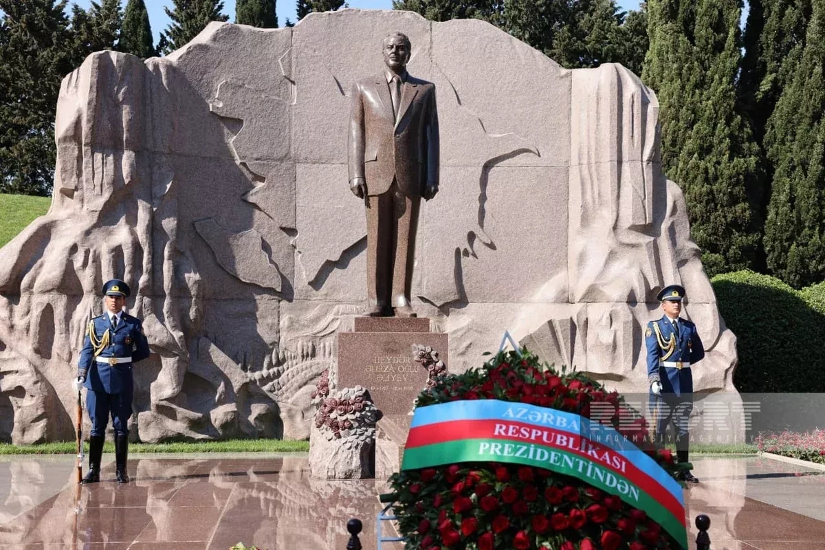 Officials pay tribute to National Leader Heydar Aliyev on his 103rd birth anniversary PHOTO