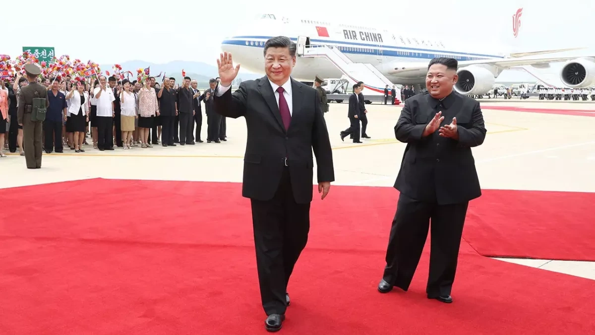 Xi Jinping lands in Pyongyang as Kim Jong Un hosts grand welcome ceremony