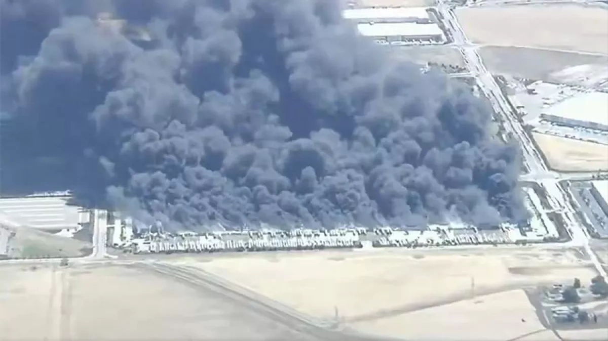 US: Blaze destroys medical supply warehouse in California logistics hub
