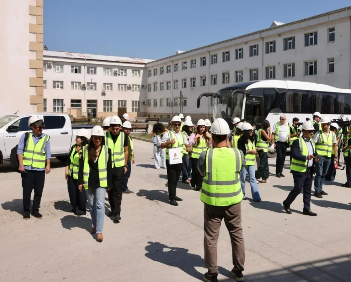 Azerbaijan’s SOCAR organises media tour of Ethylene-Polyethylene plant PHOTO
