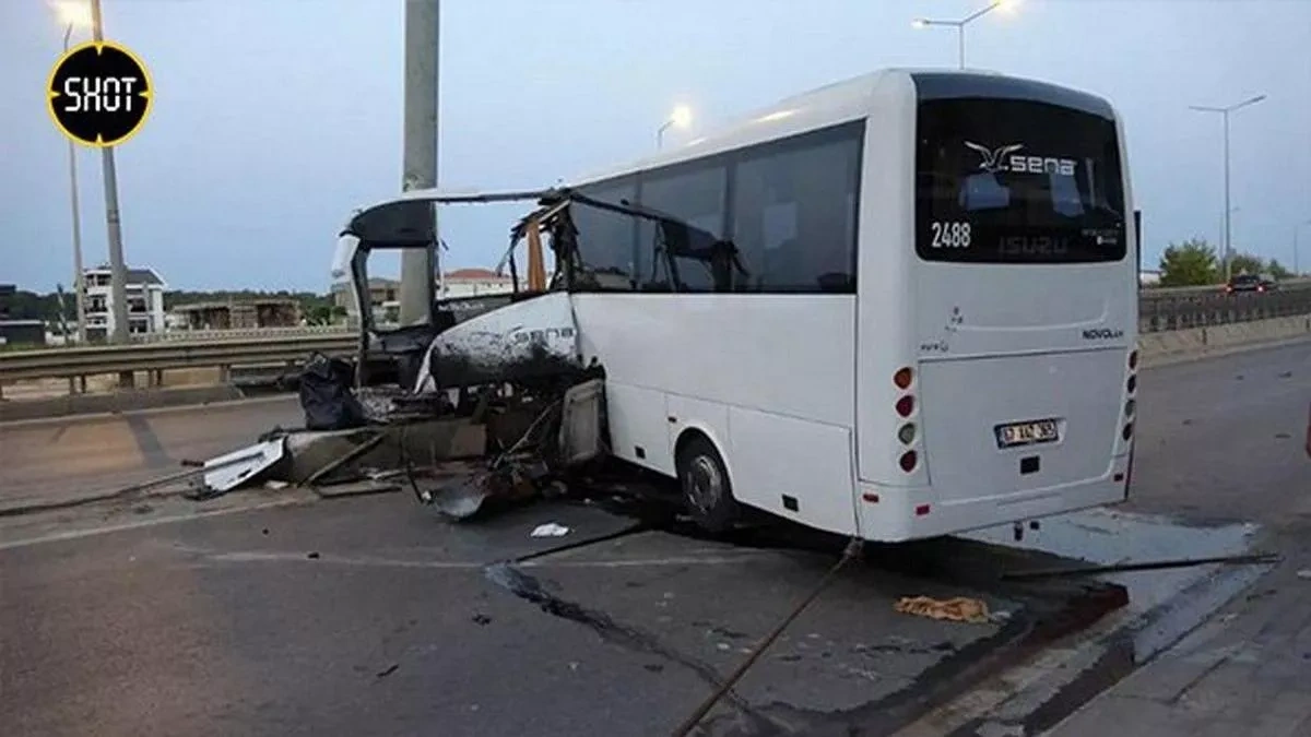 Ukrainian tourists escape serious injury in Türkiye bus accident