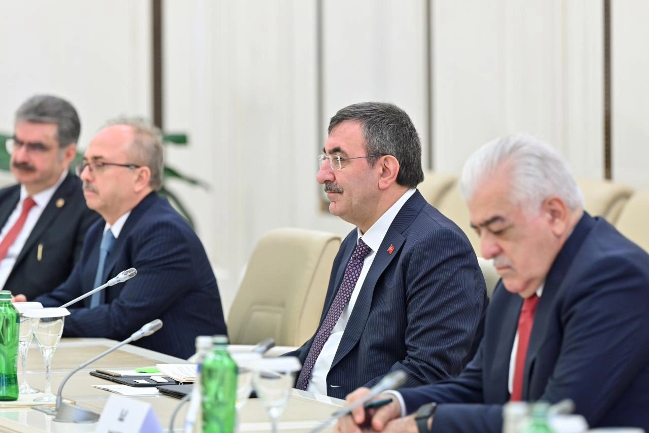 Azerbaijani Parliament speaker meets with Turkish VP