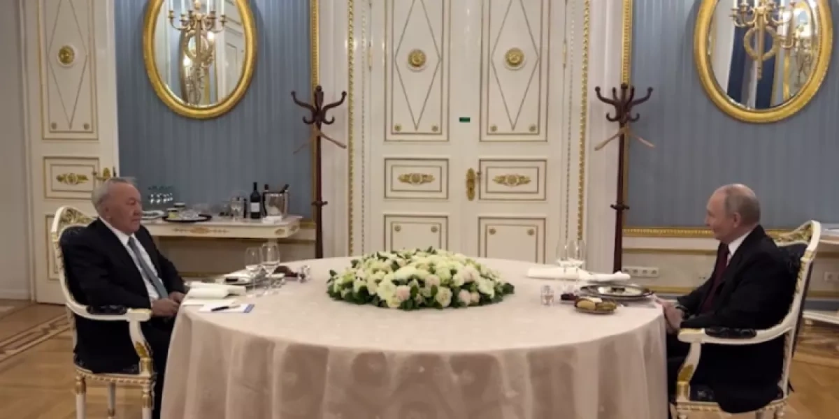 Nazarbayev at the Kremlin — what signal is Moscow sending to Astana? Expert opinions on Caliber.Az